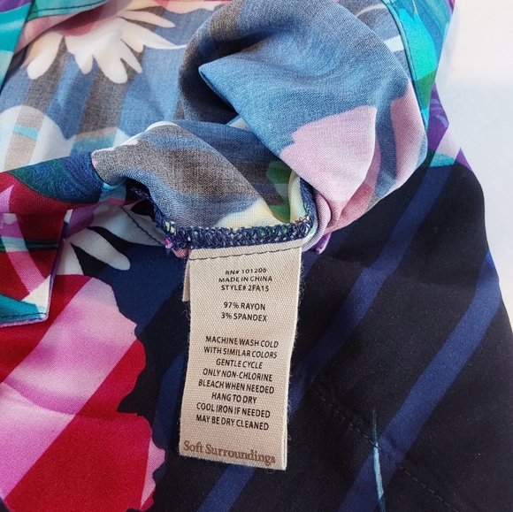 Soft Surroundings Vibrant Floral Blouse M - Picture 6 of 6